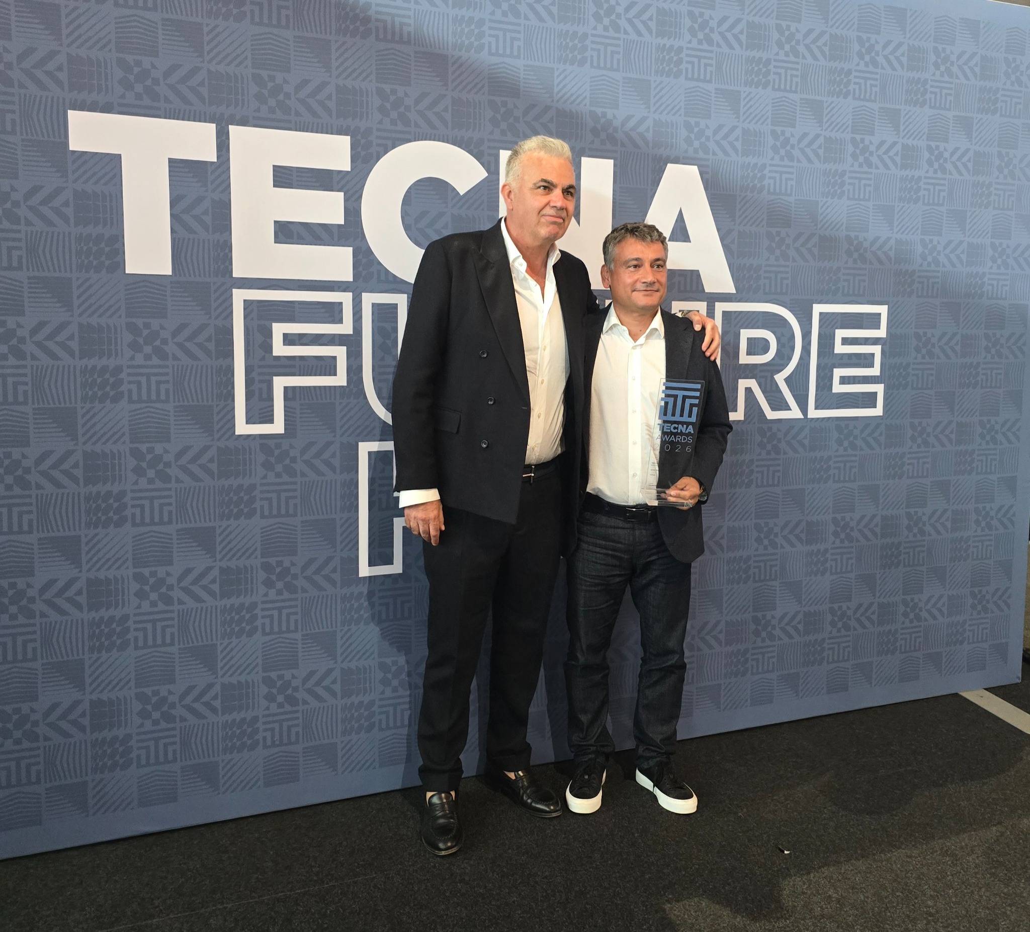 Спас Шопов с наградата „Tile Person от the Year – Europe“ в Римини.
